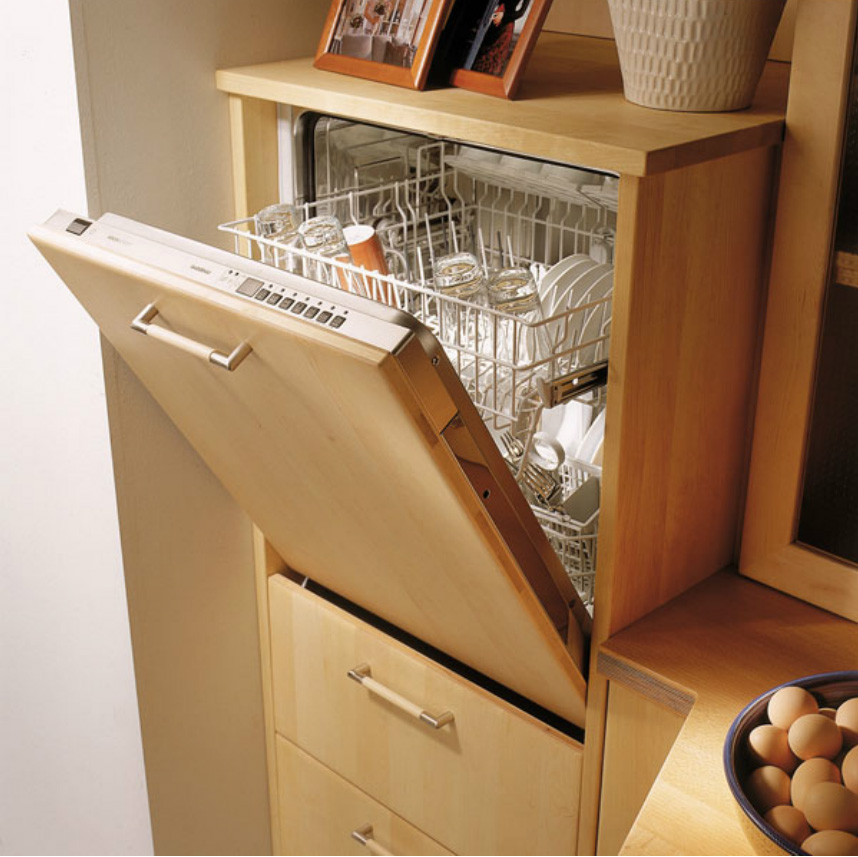 Встроенная посудомойка в кухне. Встроенная компактная ПММ 600. ПММ 450 встраиваемая под фасад 600. Компактная посудомойка в шкафу. Встраиваемая посудомоечная машина в пенал.